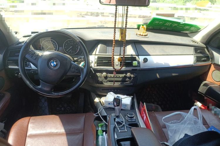 Used BMW X5 2011 xDrive35i Middle East version 5-seater Center Console