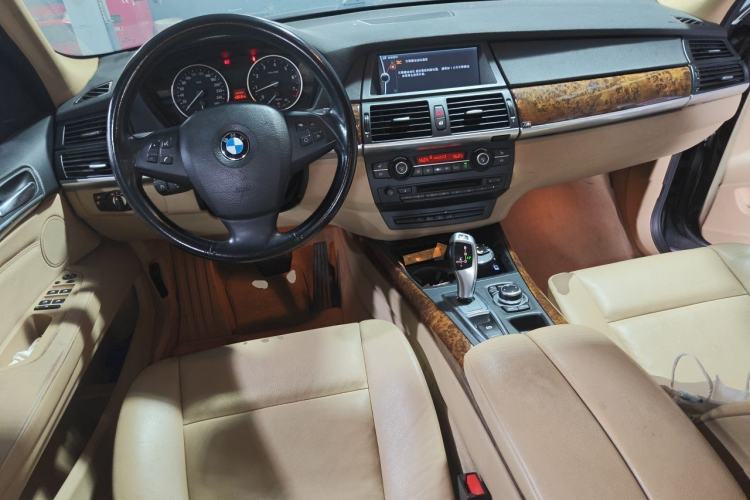 Used BMW X5 2011 xDrive35i Leading Model Center Console