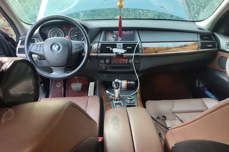 Used BMW X5 2011 xDrive35i Leading Model Center Console