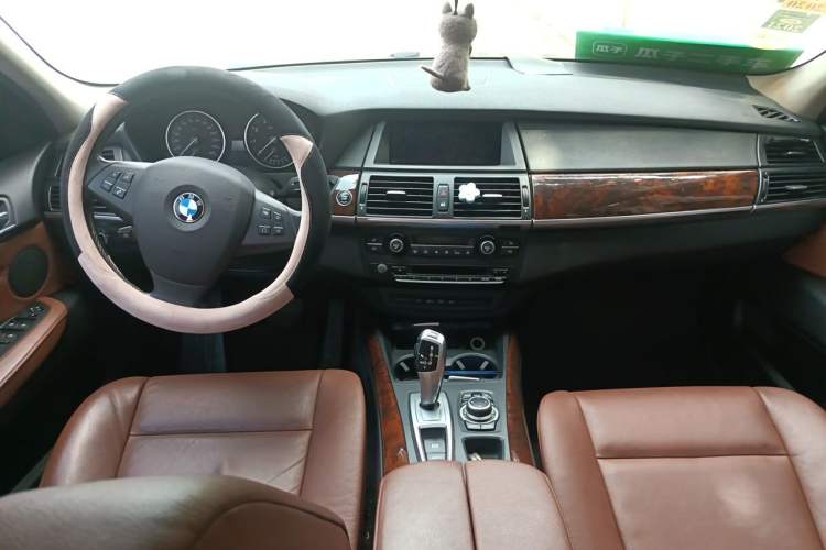 Used BMW X5 2011 xDrive35i Leading Model Center Console