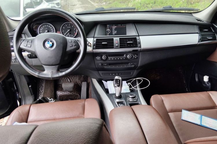 Used BMW X5 2011 xDrive35i Leading Model Center Console