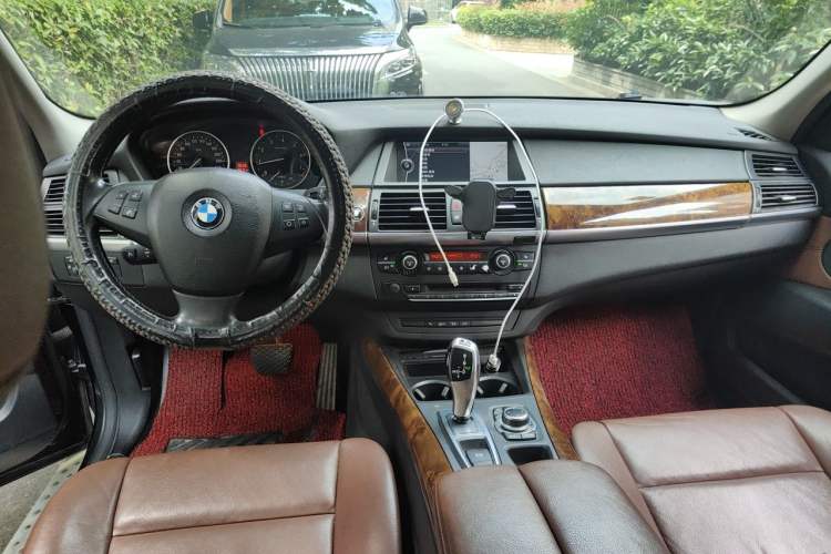 Used BMW X5 2011 xDrive35i Leading Model Center Console