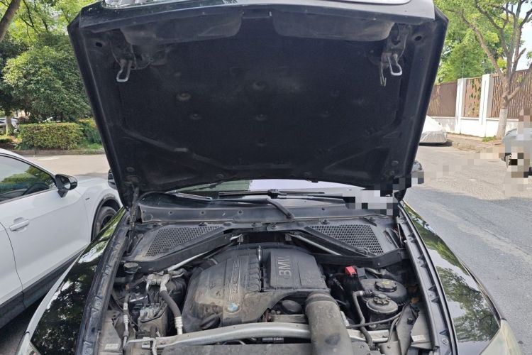 Used BMW X5 2011 xDrive35i Leading Model Engine Bay