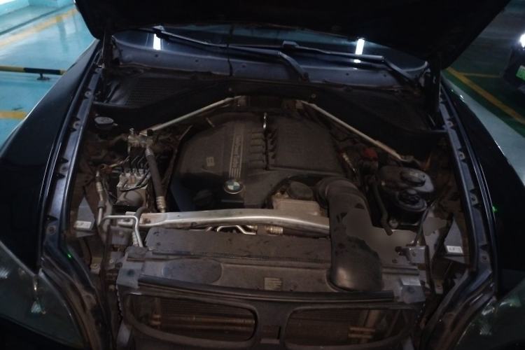 Used BMW X5 2011 xDrive35i Leading Model Engine Bay
