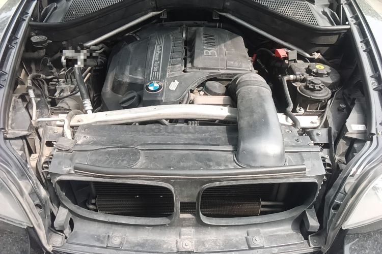 Used BMW X5 2011 xDrive35i Leading Model Engine Bay