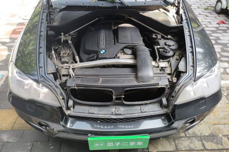 Used BMW X5 2011 xDrive35i Leading Model Engine Bay
