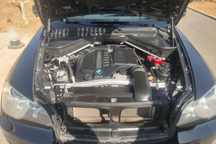 Used BMW X5 2011 xDrive35i Leading Model Engine Bay