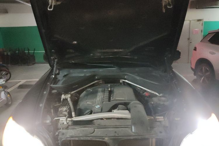 Used BMW X5 2011 xDrive35i Leading Model Engine Bay