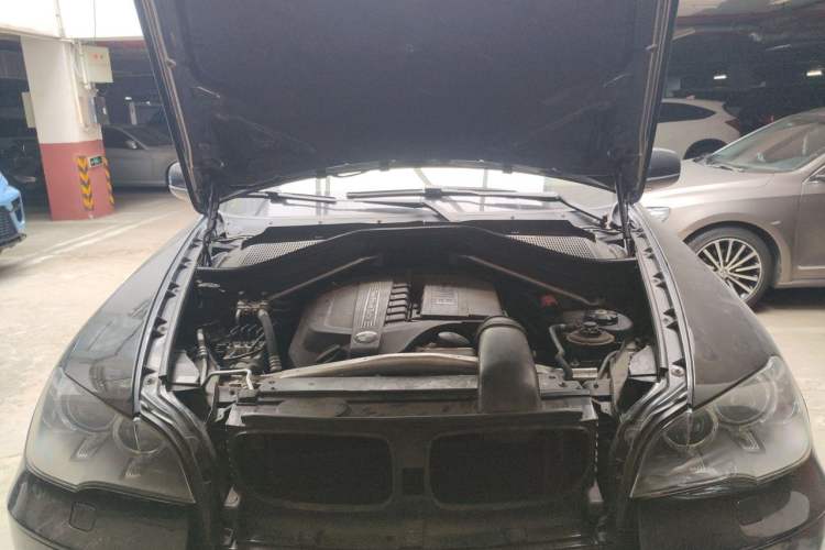 Used BMW X5 2011 xDrive35i Luxury Model Engine Bay