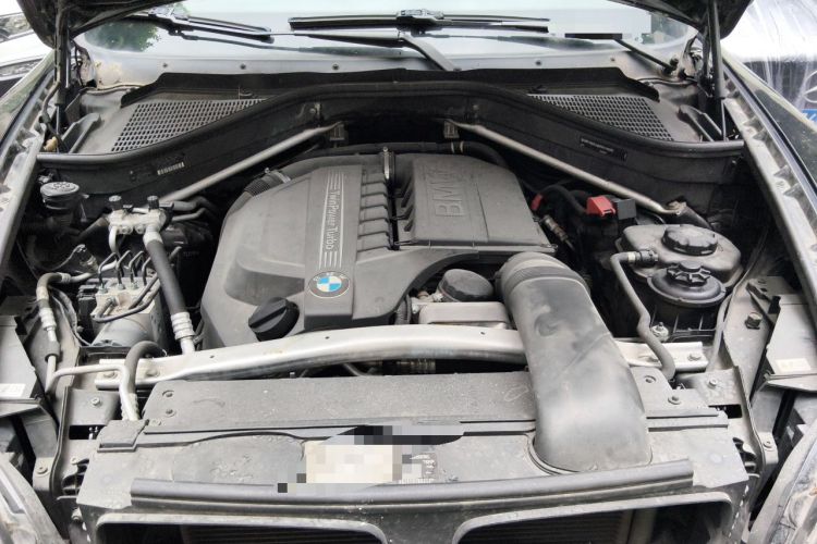 Used BMW X5 2011 xDrive35i Leading Model Engine Bay