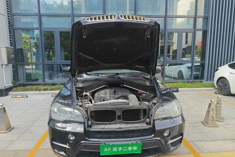Used BMW X5 2011 xDrive35i Leading Model Engine Bay