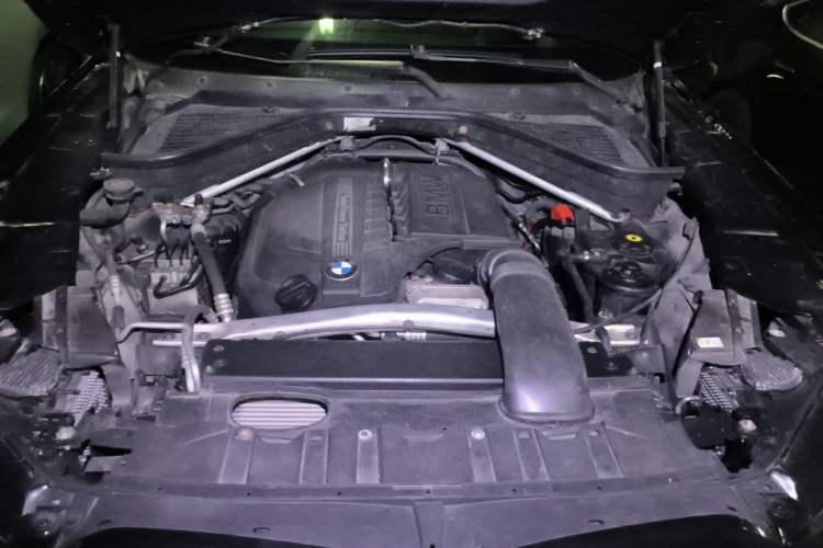 Used BMW X5  Engine Bay