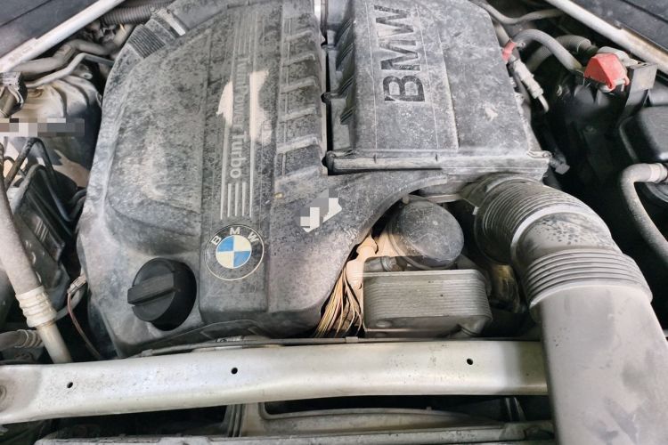 Used BMW X5 2011 xDrive35i Leading Model Engine Bay