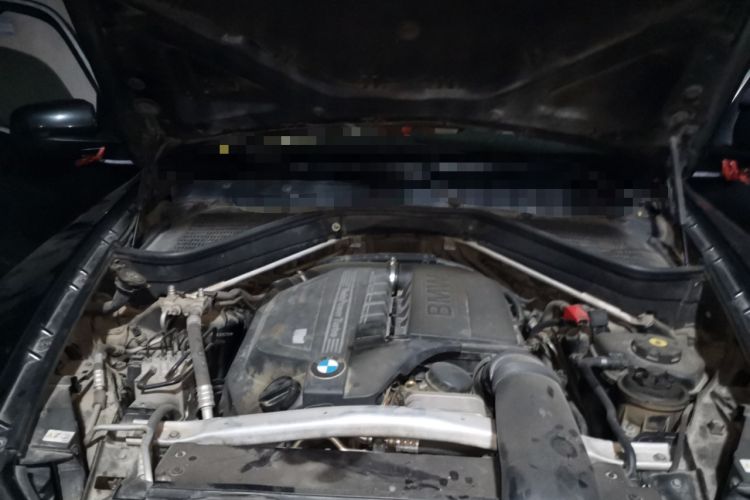 Used BMW X5 2011 xDrive35i Leading Model Engine Bay