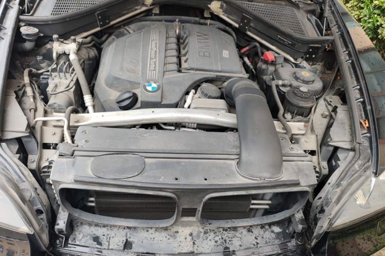 Used BMW X5 2011 xDrive35i Leading Model Engine Bay