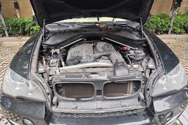 Used BMW X5  Engine Bay