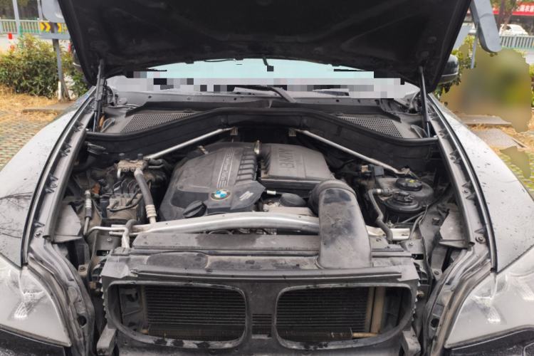 Used BMW X5 2011 xDrive35i Leading Model Engine Bay