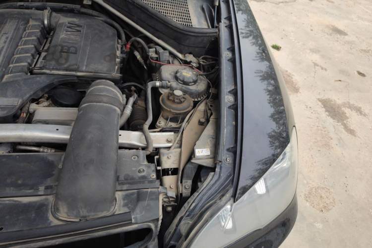 Used BMW X5 2011 xDrive35i Leading Model Engine Bay Left