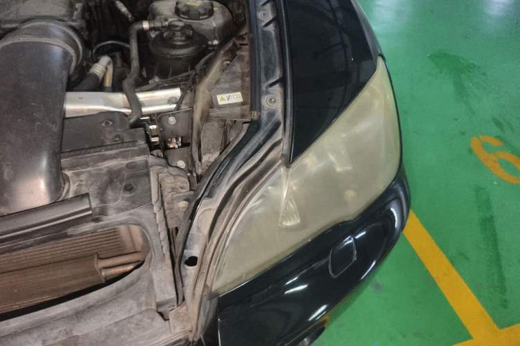 Used BMW X5 2011 xDrive35i Luxury Model Engine Bay Left