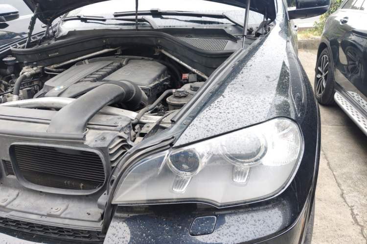 Used BMW X5 2011 xDrive50i Luxury Model Engine Bay Left