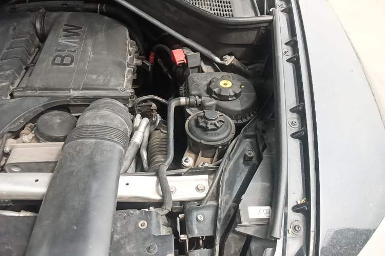 Used BMW X5 2011 xDrive35i Leading Model Engine Bay Left
