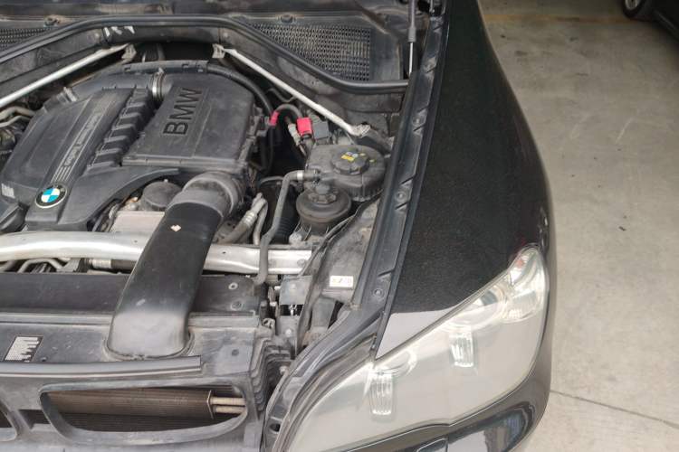 Used BMW X5 2011 xDrive35i Leading Model Engine Bay Left