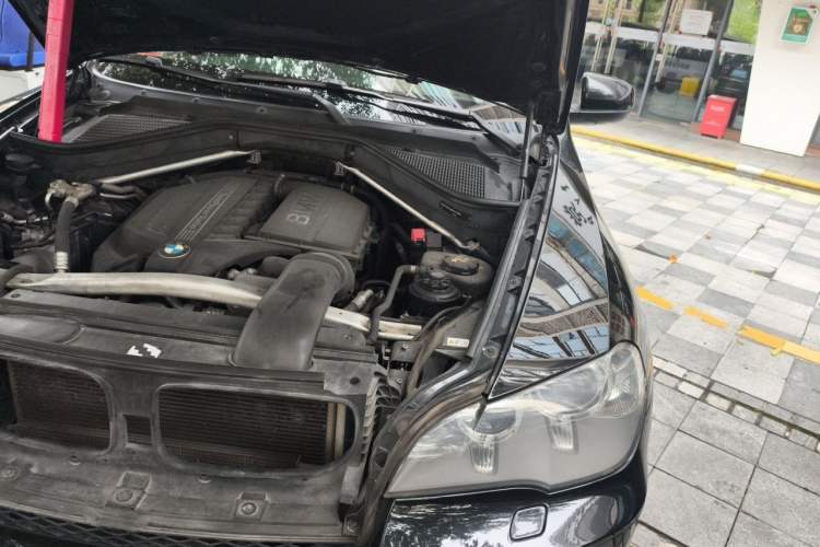 Used BMW X5 2011 xDrive35i Luxury Model Engine Bay Left