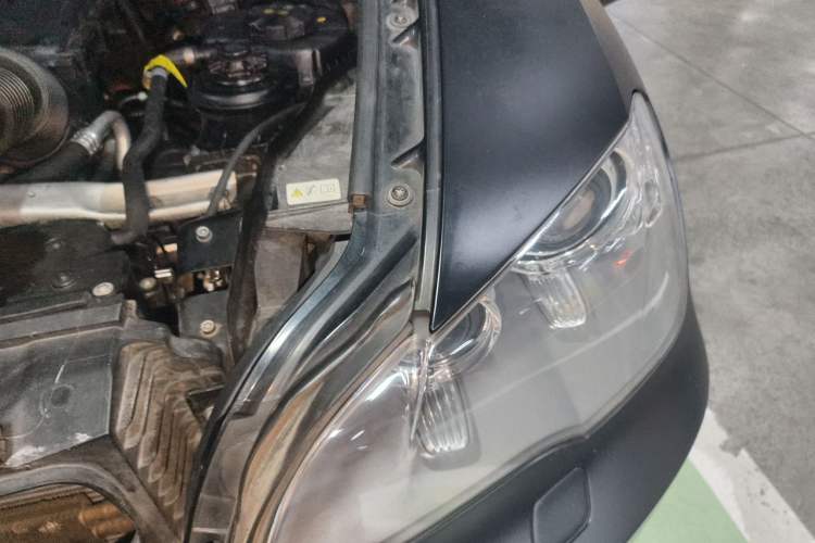Used BMW X5 2011 xDrive35i Luxury Model Engine Bay Left