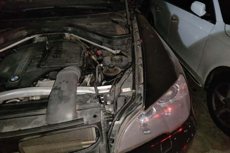 Used BMW X5 2011 xDrive35i Luxury Model Engine Bay Left