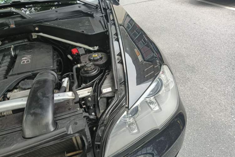 Used BMW X5  Engine Bay Left