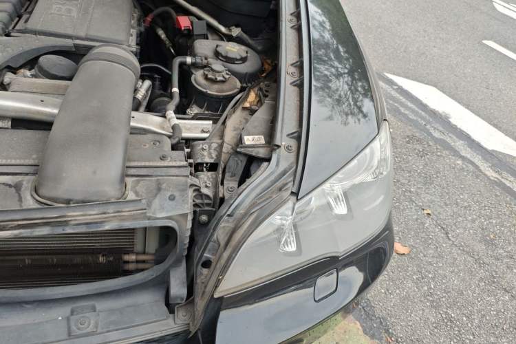 Used BMW X5 2011 xDrive35i Luxury Model Engine Bay Left