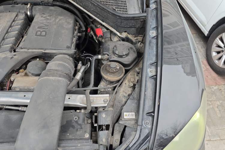 Used BMW X5 2011 xDrive35i Leading Model Engine Bay Left