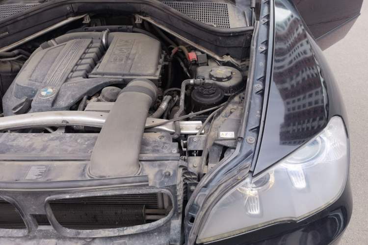 Used BMW X5 2011 xDrive35i Leading Model Engine Bay Left