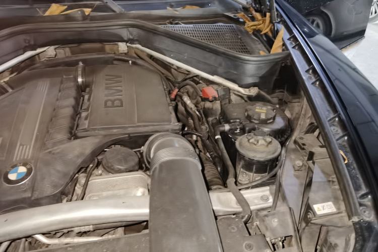 Used BMW X5 2011 xDrive35i Leading Model Engine Bay Left