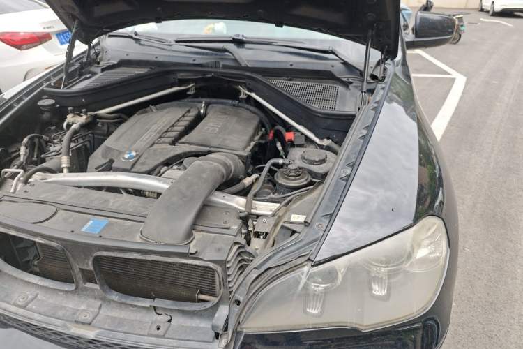 Used BMW X5 2011 xDrive35i Leading Model Engine Bay Left