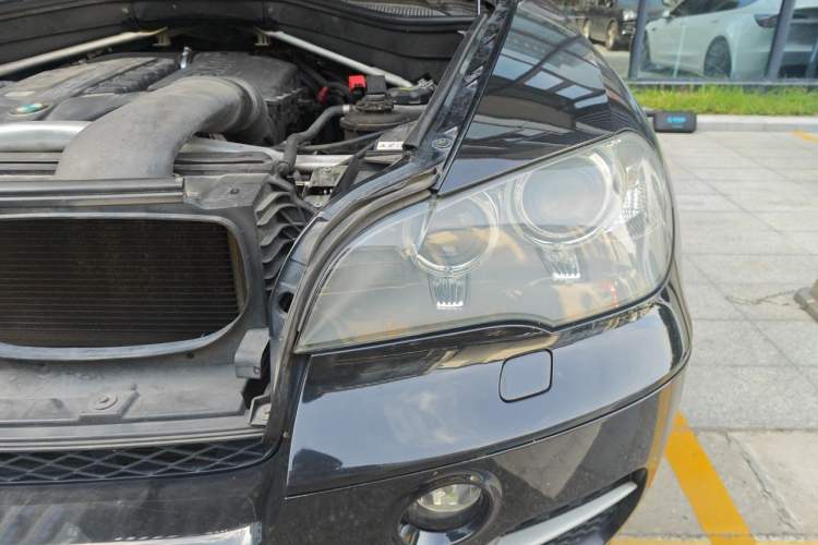 Used BMW X5 2011 xDrive35i Leading Model Engine Bay Left