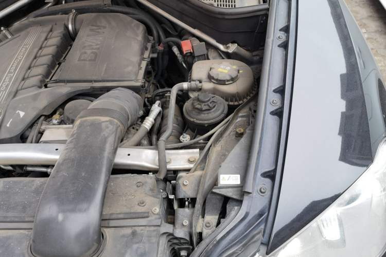 Used BMW X5 2011 xDrive35i Luxury Edition Engine Bay Left