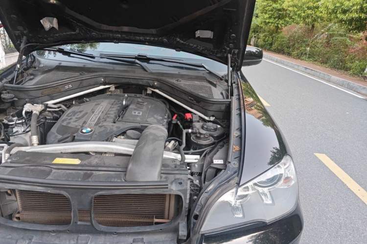 Used BMW X5 2011 xDrive35i Leading Model Engine Bay Left