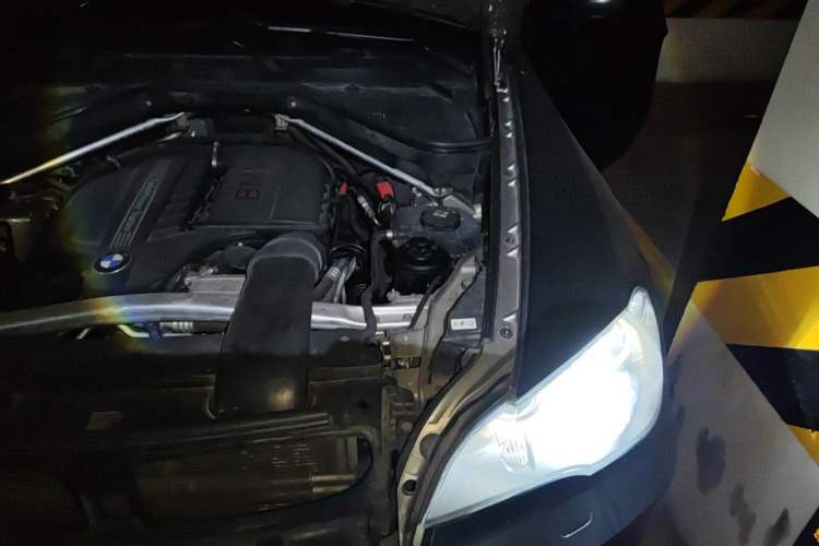 Used BMW X5 2011 xDrive35i Luxury Model Engine Bay Left