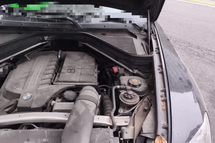 Used BMW X5 2011 xDrive35i Leading Model Engine Bay Left