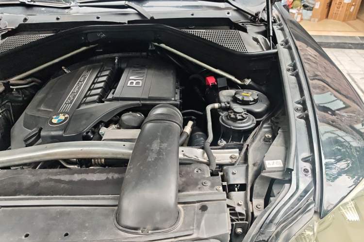 Used BMW X5 2011 xDrive35i Leading Model Engine Bay Left
