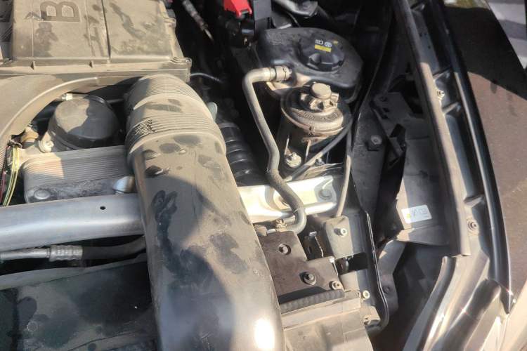 Used BMW X5 2011 xDrive35i Leading Model Engine Bay Left