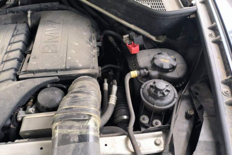 Used BMW X5 2011 xDrive35i Leading Model Engine Bay Left