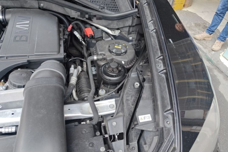 Used BMW X5 2011 xDrive35i Luxury Edition Engine Bay Left
