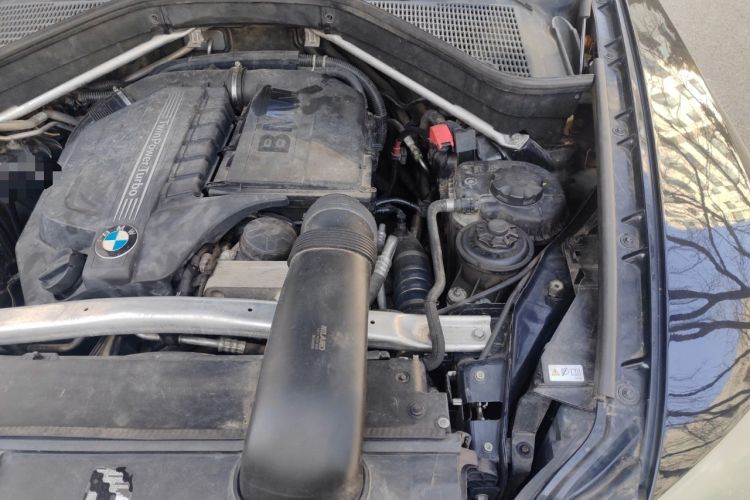 Used BMW X5 2011 xDrive35i Luxury Edition Engine Bay Left
