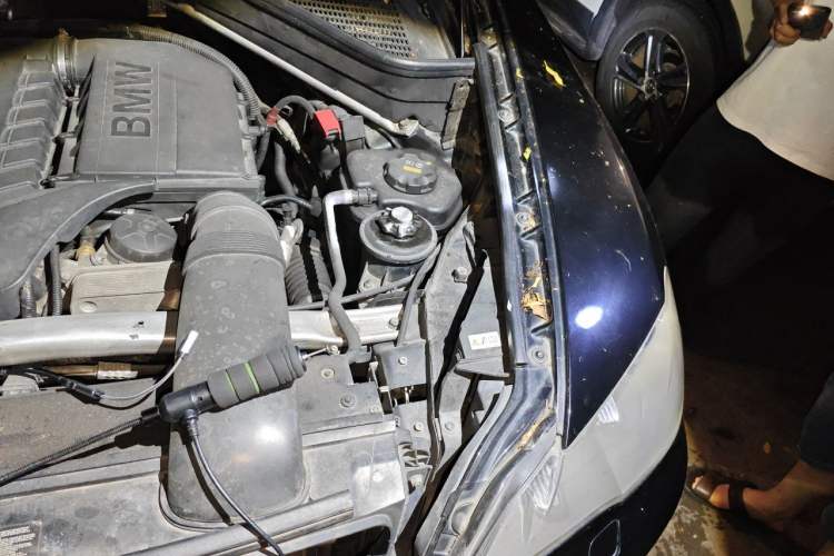 Used BMW X5 2011 xDrive35i Leading Model Engine Bay Left