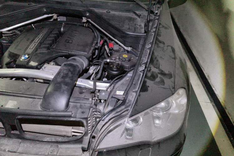 Used BMW X5 2011 xDrive35i Leading Model Engine Bay Left