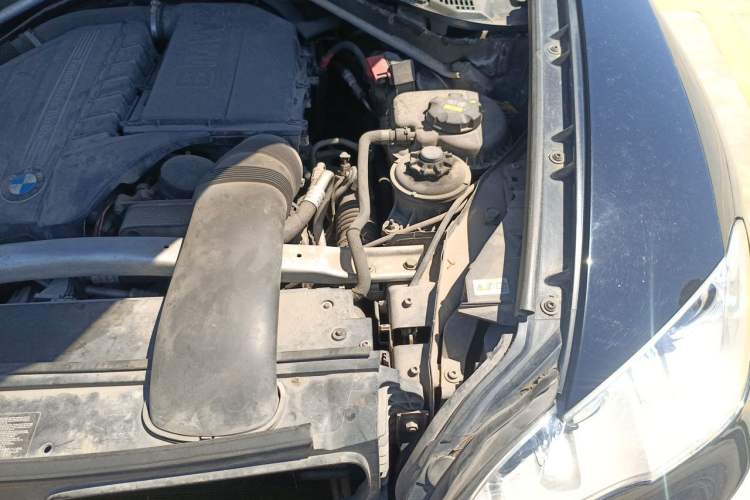 Used BMW X5 2011 xDrive35i Middle East version 5-seater Engine Bay Left