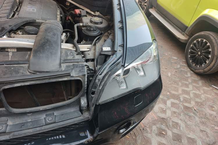 Used BMW X5 2011 xDrive35i Leading Model Engine Bay Left