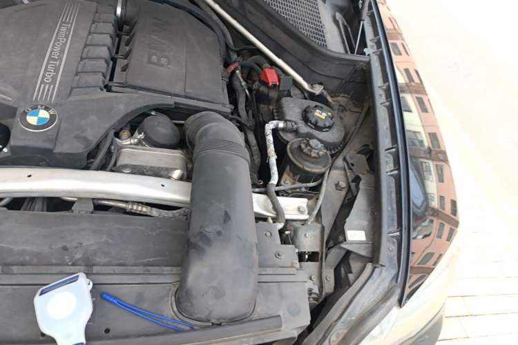 Used BMW X5 2011 xDrive35i Leading Model Engine Bay Left